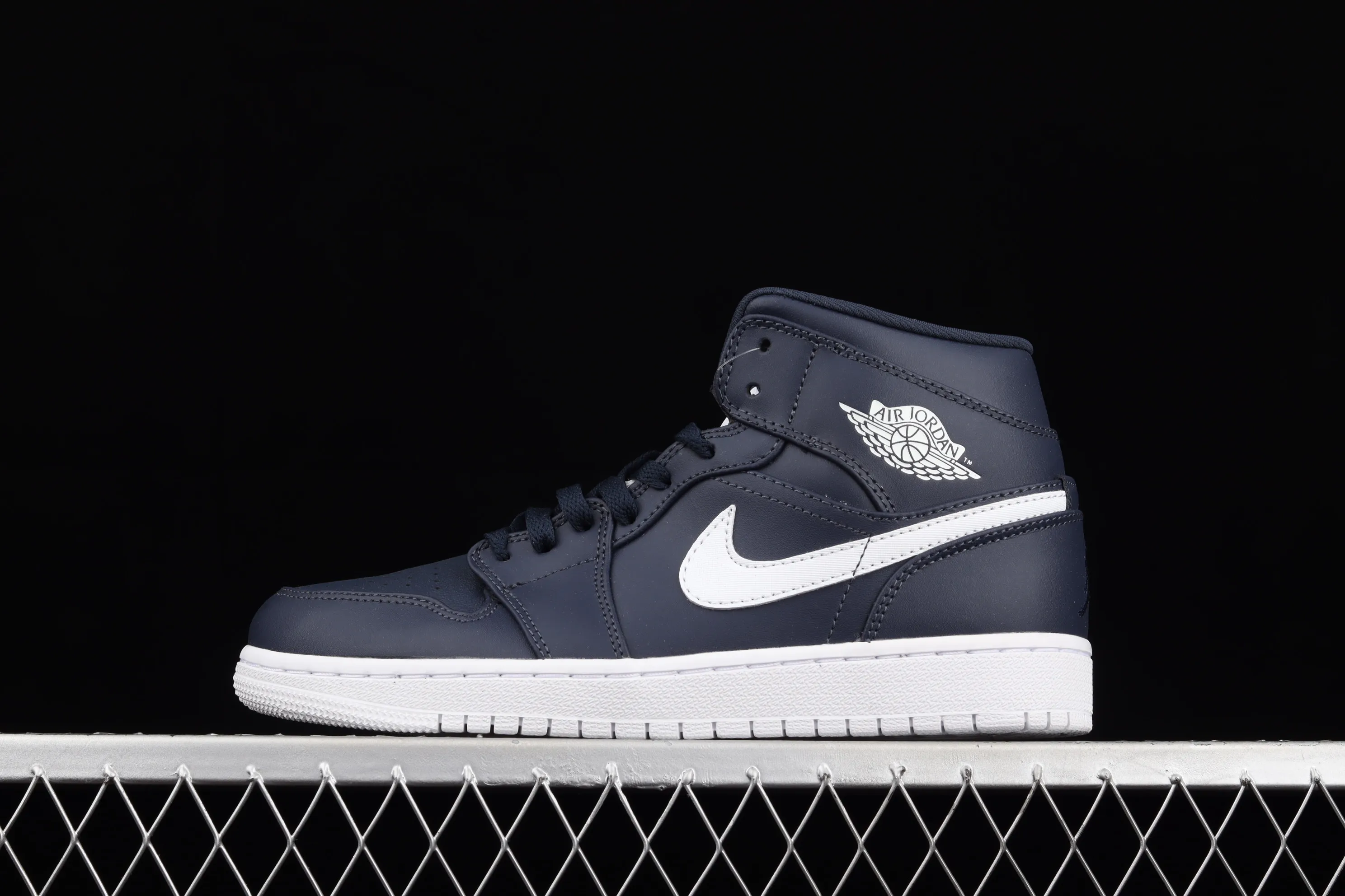 All categories Air Jordan Jordan series basketball shoes Air Jordan 1 Mid Air Jordan 1 Mid SE AJ1 Joe 1 dark blue China basketball shoes 554724-402